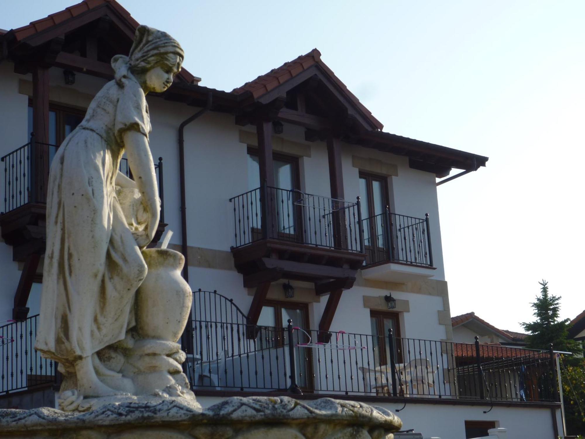 Apartamentos La Fuente De Enmedio ซวนเซส ภายนอก รูปภาพ